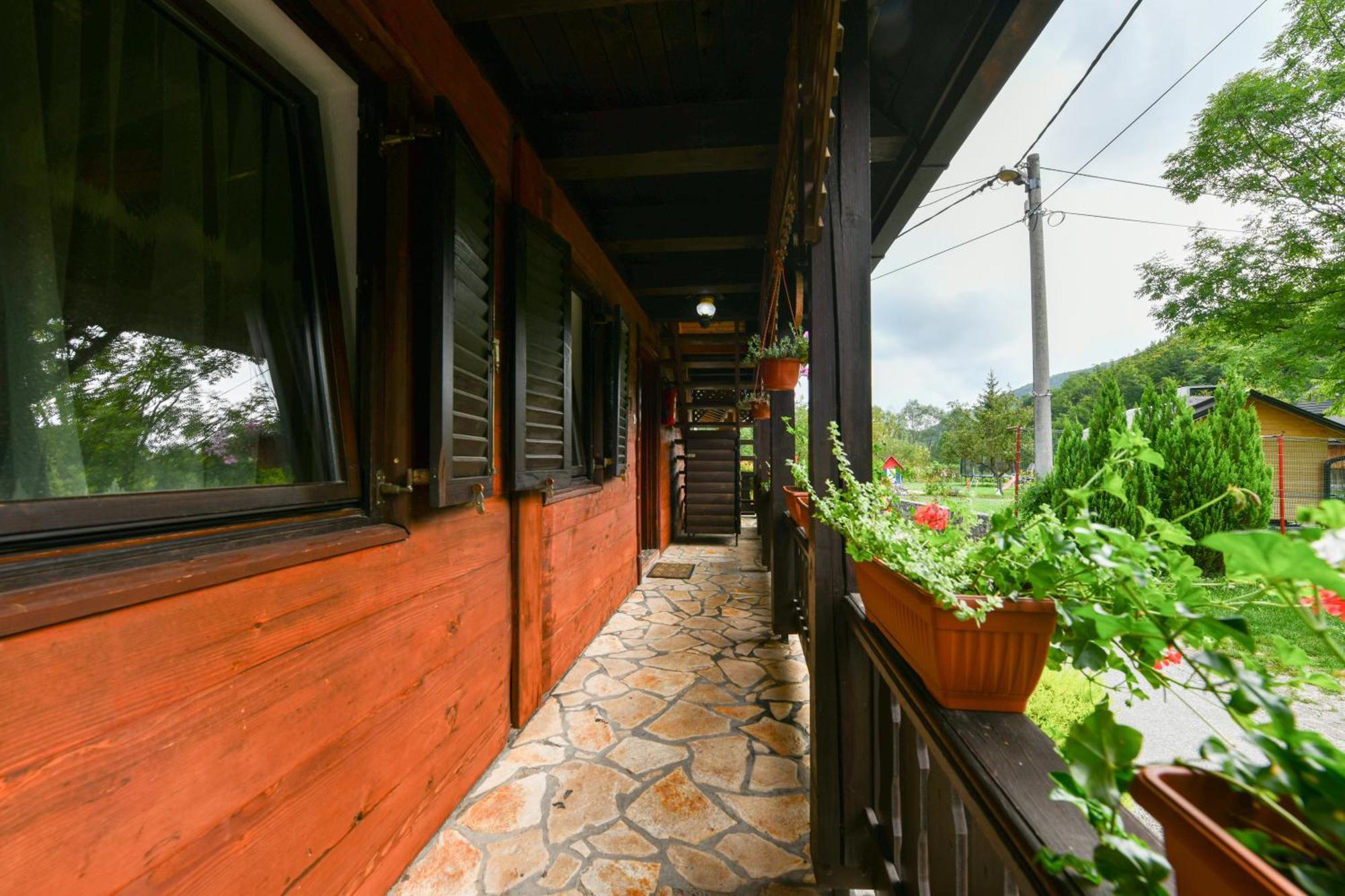 Guest House Martin Korana Exterior foto