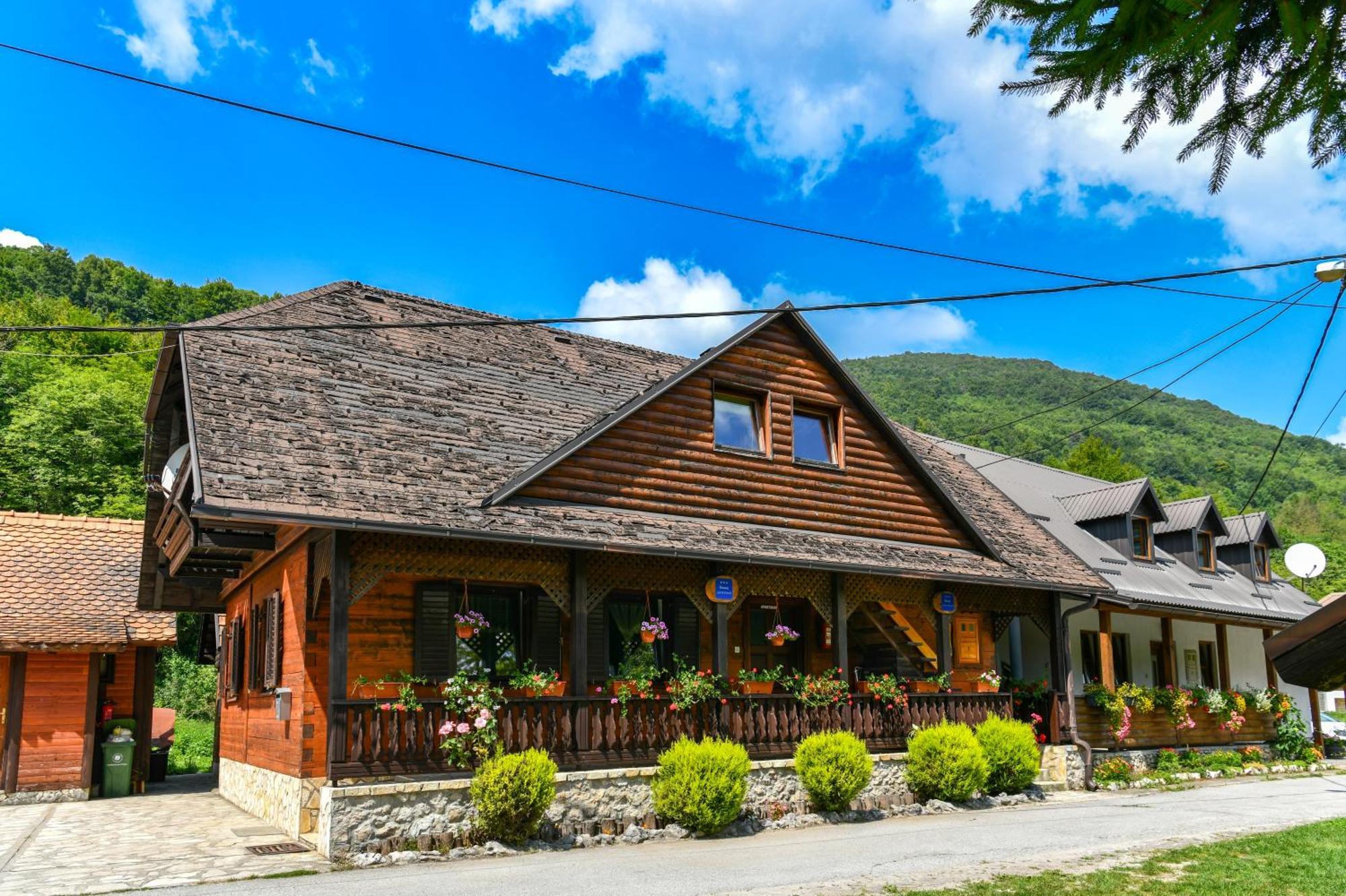 Guest House Martin Korana Exterior foto